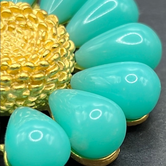 RARE! Vintage Givenchy flower brooch - Picture 2 of 6